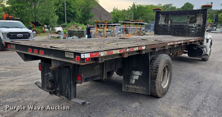 image for item DW1937 2006 International 4400 flatbed truck