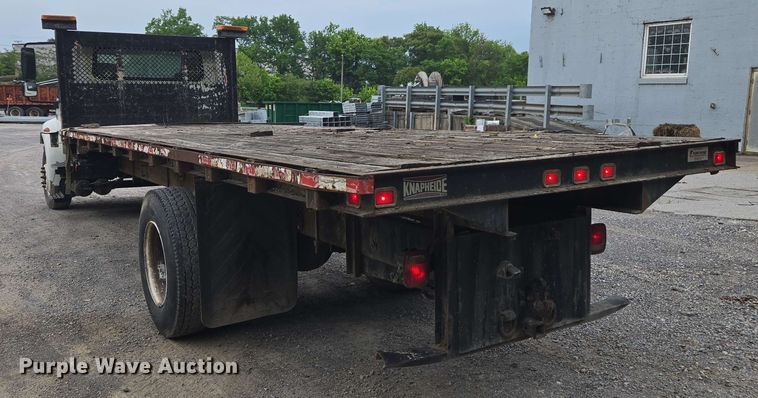 image for item DW1937 2006 International 4400 flatbed truck