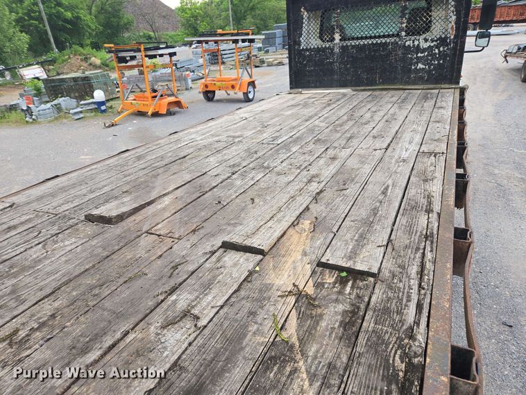 image for item DW1937 2006 International 4400 flatbed truck