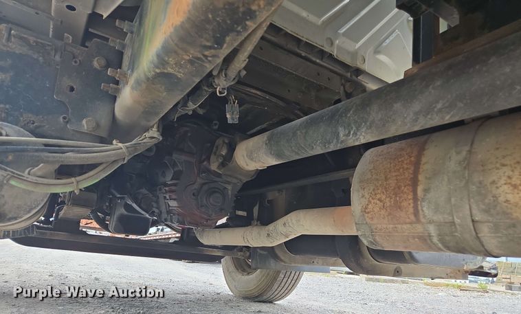 image for item DW1937 2006 International 4400 flatbed truck