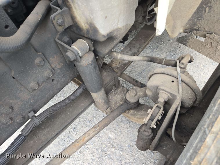 image for item DW1937 2006 International 4400 flatbed truck