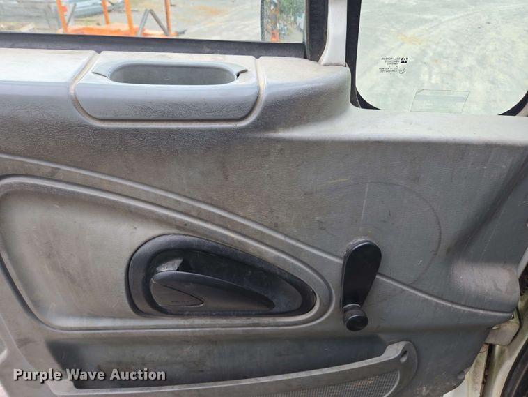 image for item DW1937 2006 International 4400 flatbed truck