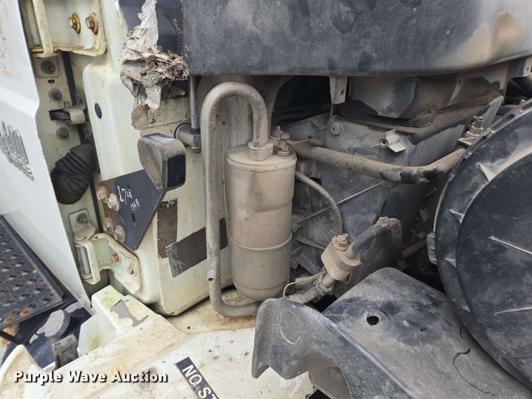 image for item DW1937 2006 International 4400 flatbed truck