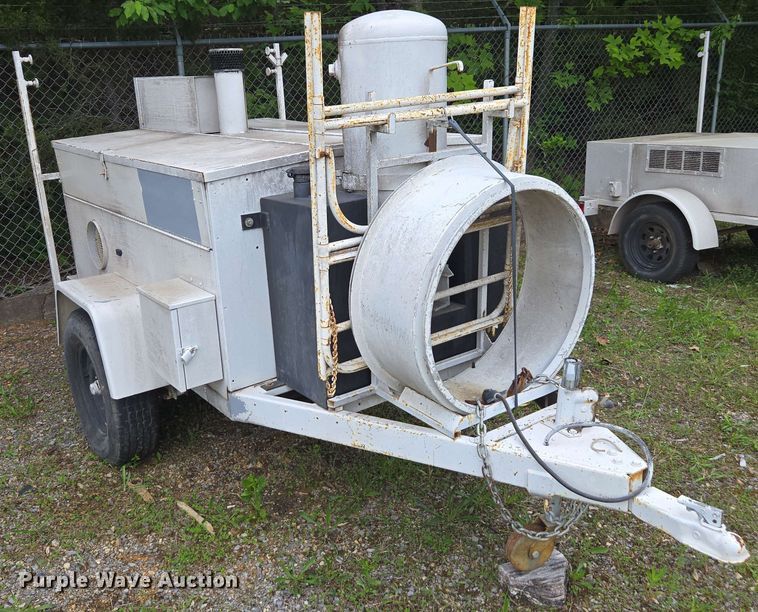 image for item DW1942 1987 Hesco Mobile Power Unit 1500 3A generator