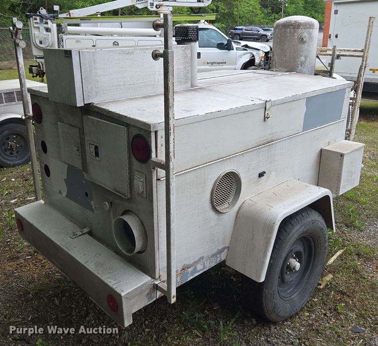 image for item DW1942 1987 Hesco Mobile Power Unit 1500 3A generator