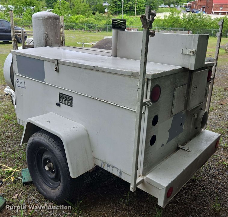 image for item DW1942 1987 Hesco Mobile Power Unit 1500 3A generator