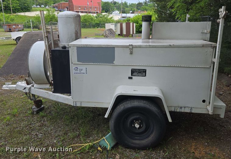 image for item DW1942 1987 Hesco Mobile Power Unit 1500 3A generator