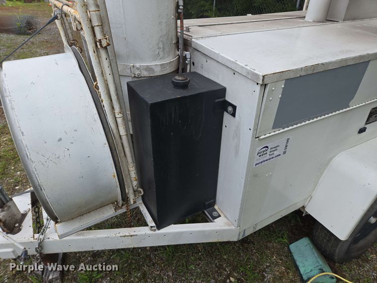 image for item DW1942 1987 Hesco Mobile Power Unit 1500 3A generator