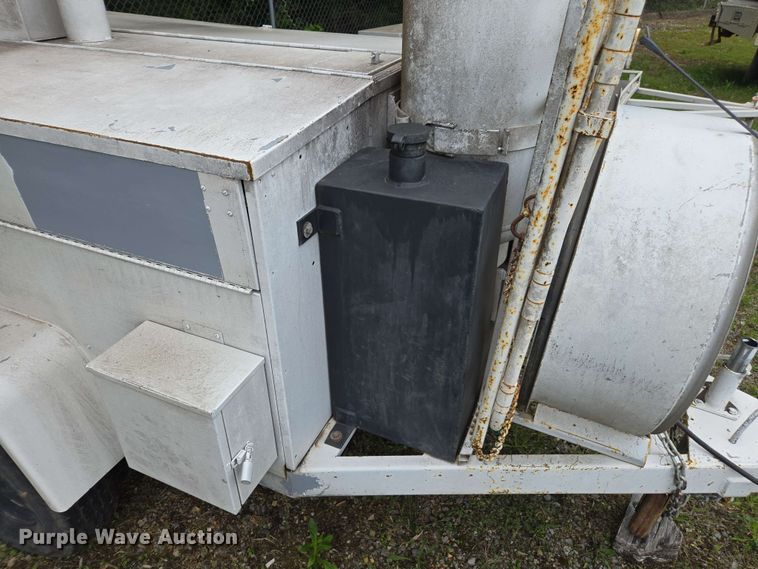 image for item DW1942 1987 Hesco Mobile Power Unit 1500 3A generator