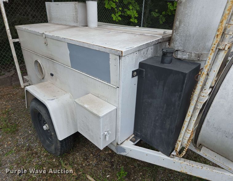 image for item DW1942 1987 Hesco Mobile Power Unit 1500 3A generator