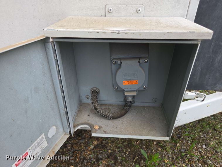 image for item DW1942 1987 Hesco Mobile Power Unit 1500 3A generator