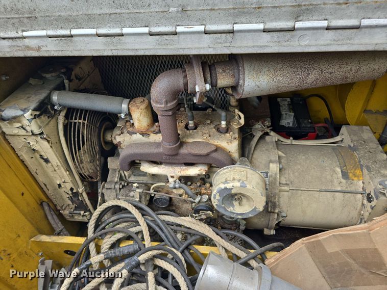 image for item DW1942 1987 Hesco Mobile Power Unit 1500 3A generator