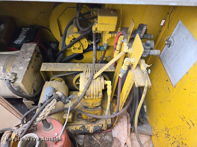 image for item DW1942 1987 Hesco Mobile Power Unit 1500 3A generator