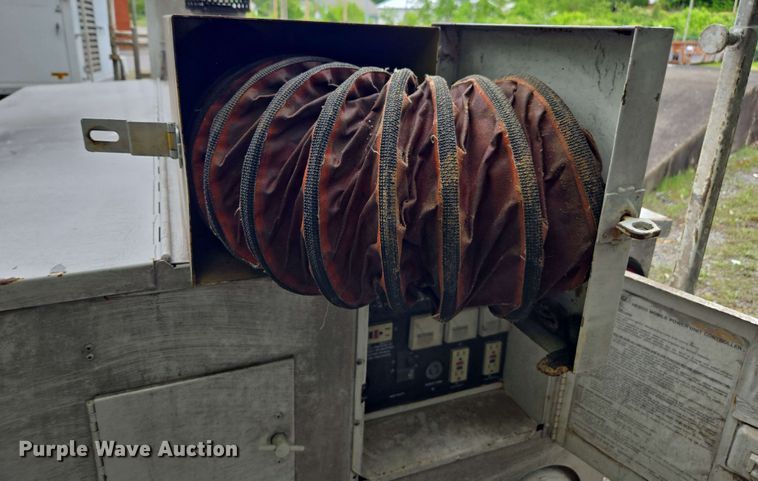 image for item DW1942 1987 Hesco Mobile Power Unit 1500 3A generator