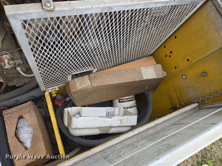 image for item DW1942 1987 Hesco Mobile Power Unit 1500 3A generator