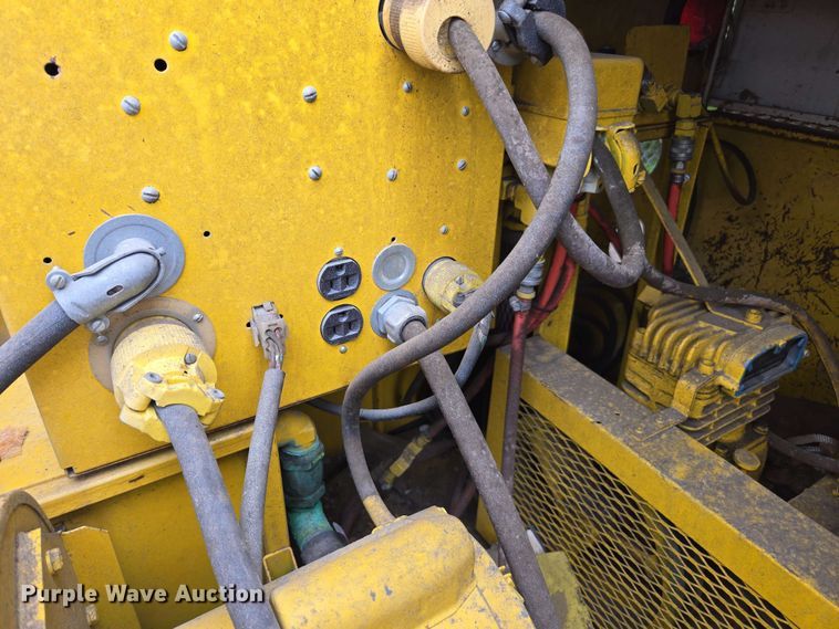 image for item DW1942 1987 Hesco Mobile Power Unit 1500 3A generator