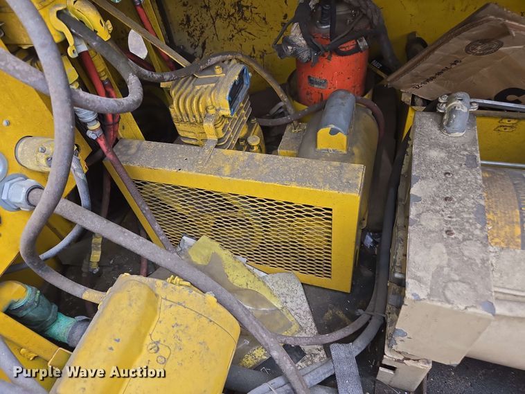 image for item DW1942 1987 Hesco Mobile Power Unit 1500 3A generator