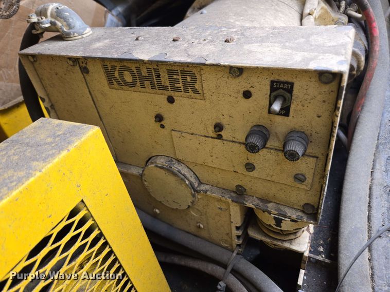 image for item DW1942 1987 Hesco Mobile Power Unit 1500 3A generator