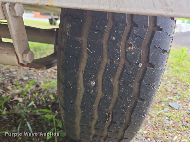 image for item DW1942 1987 Hesco Mobile Power Unit 1500 3A generator