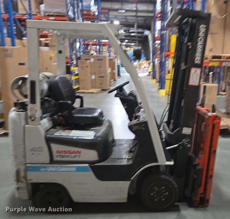 image for item DW1943 Nissan CFS40 forklift