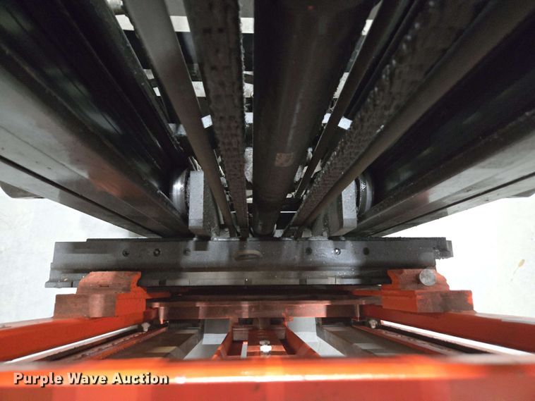 image for item DW1943 Nissan CFS40 forklift