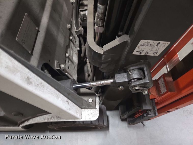 image for item DW1943 Nissan CFS40 forklift