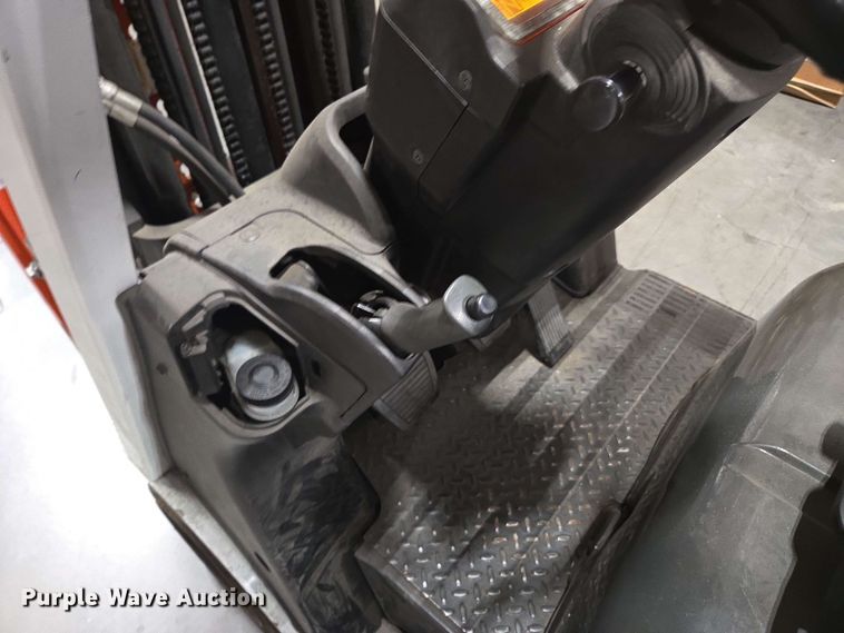 image for item DW1943 Nissan CFS40 forklift