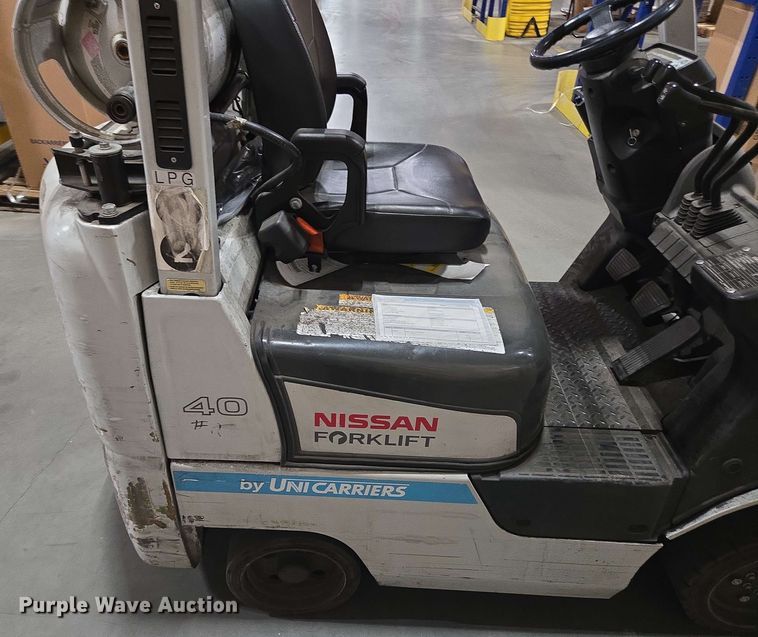 image for item DW1943 Nissan CFS40 forklift