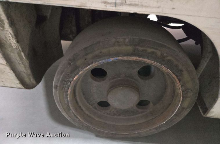 image for item DW1943 Nissan CFS40 forklift