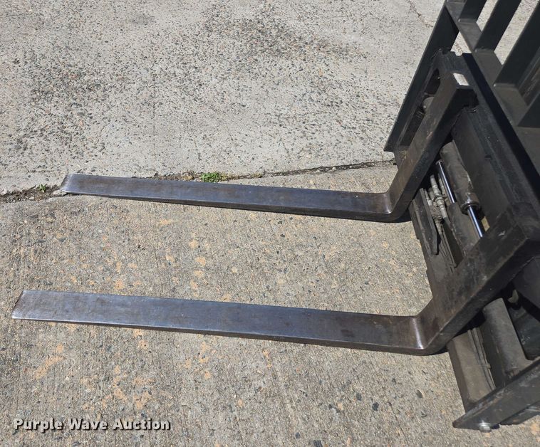 image for item DW1944 Nissan PF50 forklift