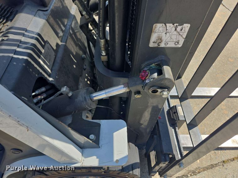 image for item DW1944 Nissan PF50 forklift