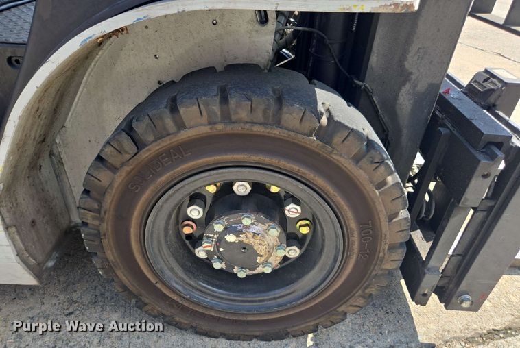 image for item DW1944 Nissan PF50 forklift