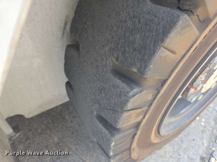 image for item DW1944 Nissan PF50 forklift