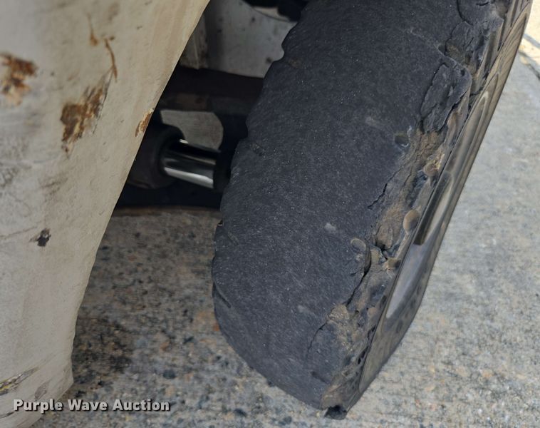 image for item DW1944 Nissan PF50 forklift