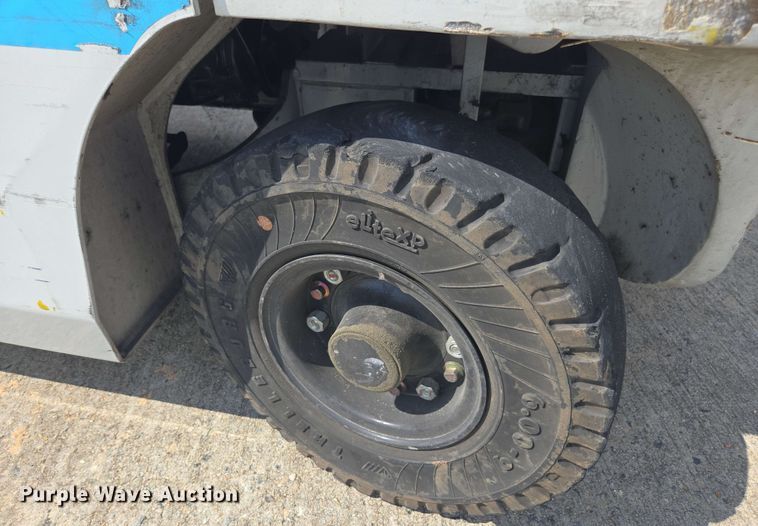 image for item DW1944 Nissan PF50 forklift