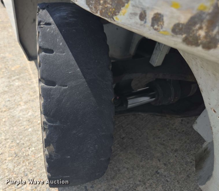 image for item DW1944 Nissan PF50 forklift