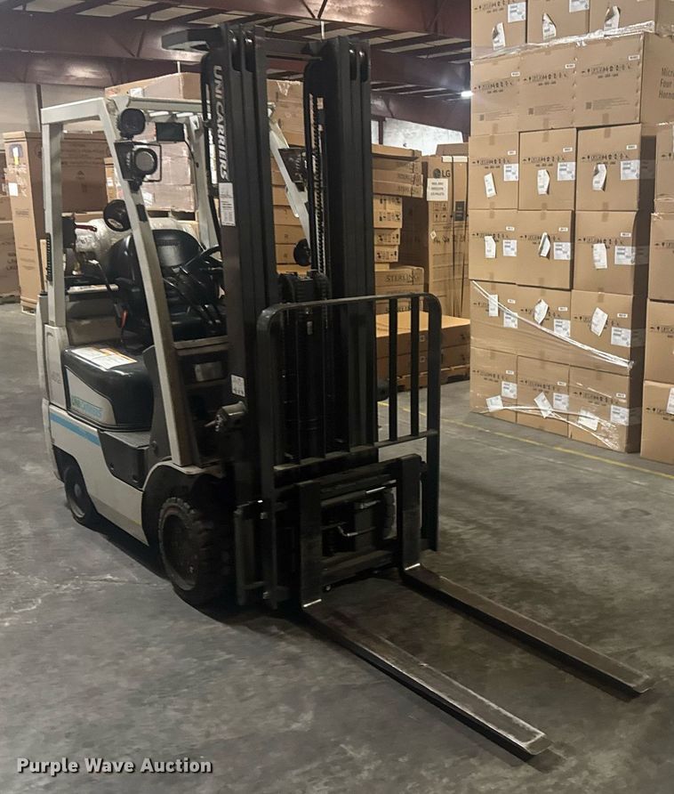 image for item DW1945 2016 UniCarriers CFS40 forklift