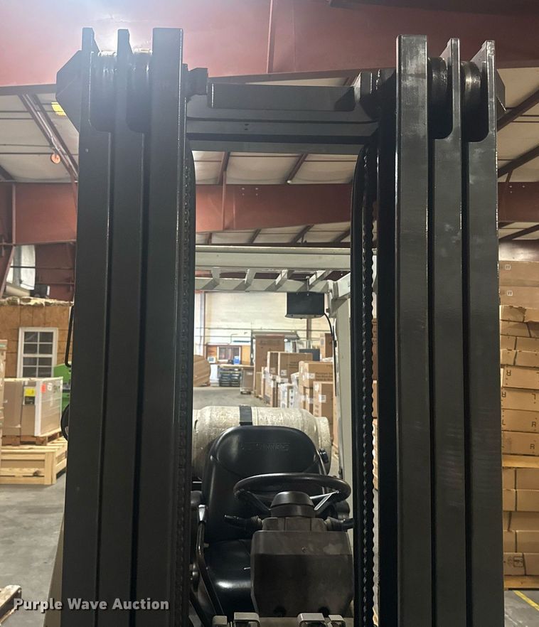 image for item DW1945 2016 UniCarriers CFS40 forklift