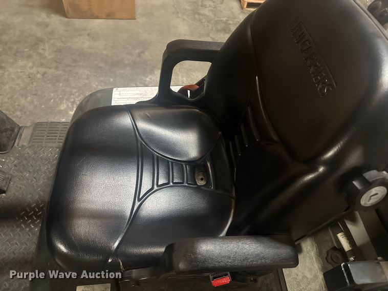 image for item DW1945 2016 UniCarriers CFS40 forklift