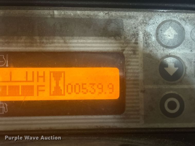 image for item DW1945 2016 UniCarriers CFS40 forklift