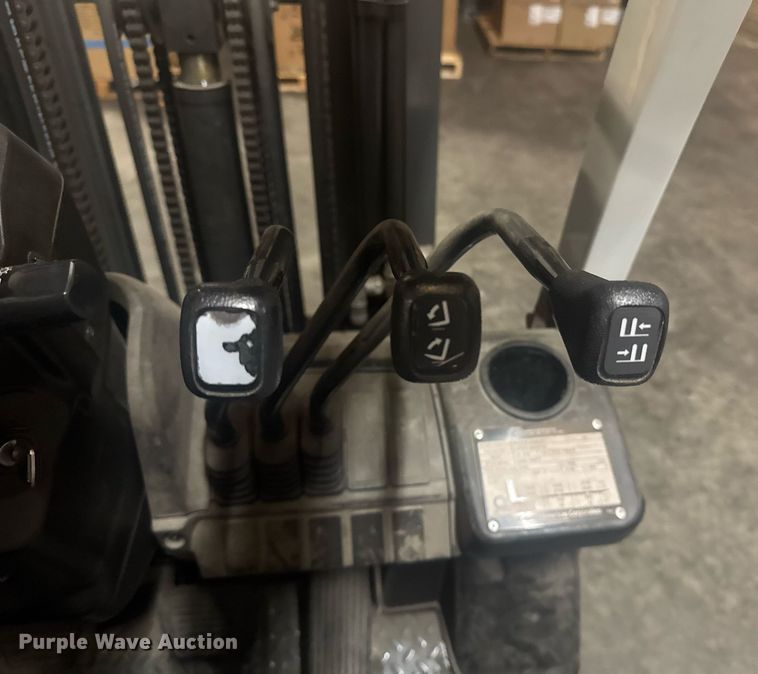 image for item DW1945 2016 UniCarriers CFS40 forklift