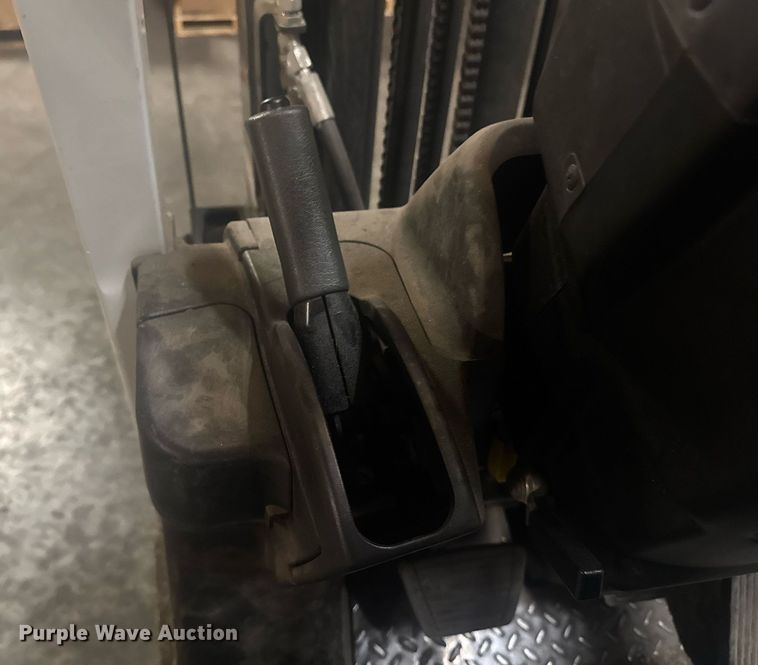 image for item DW1945 2016 UniCarriers CFS40 forklift