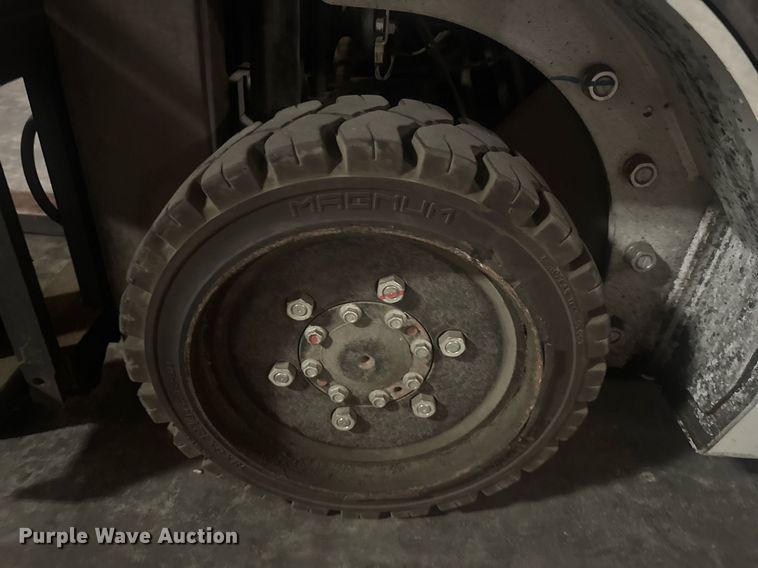 image for item DW1945 2016 UniCarriers CFS40 forklift