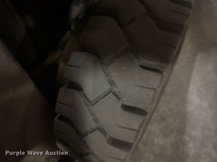 image for item DW1945 2016 UniCarriers CFS40 forklift