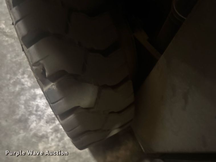 image for item DW1945 2016 UniCarriers CFS40 forklift