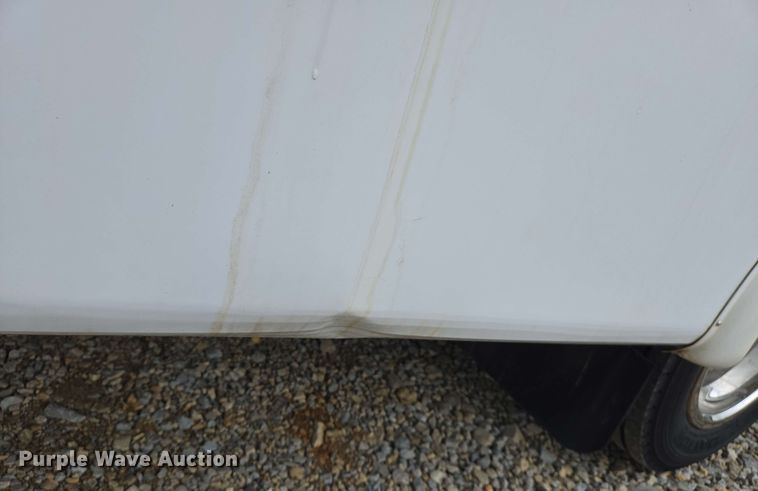 image for item DW7006 2015 Ford F550 XL Super Duty shuttle bus