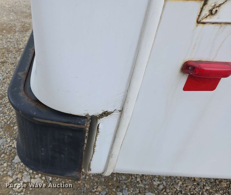 image for item DW7006 2015 Ford F550 XL Super Duty shuttle bus