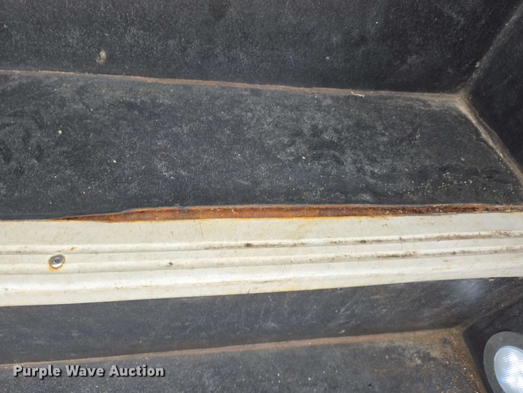 image for item DW7006 2015 Ford F550 XL Super Duty shuttle bus