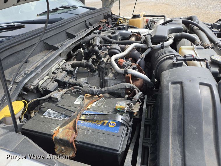 image for item DW7006 2015 Ford F550 XL Super Duty shuttle bus