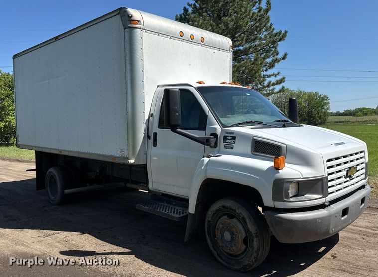 image for item DX8979 2003 Chevrolet C4500 box truck